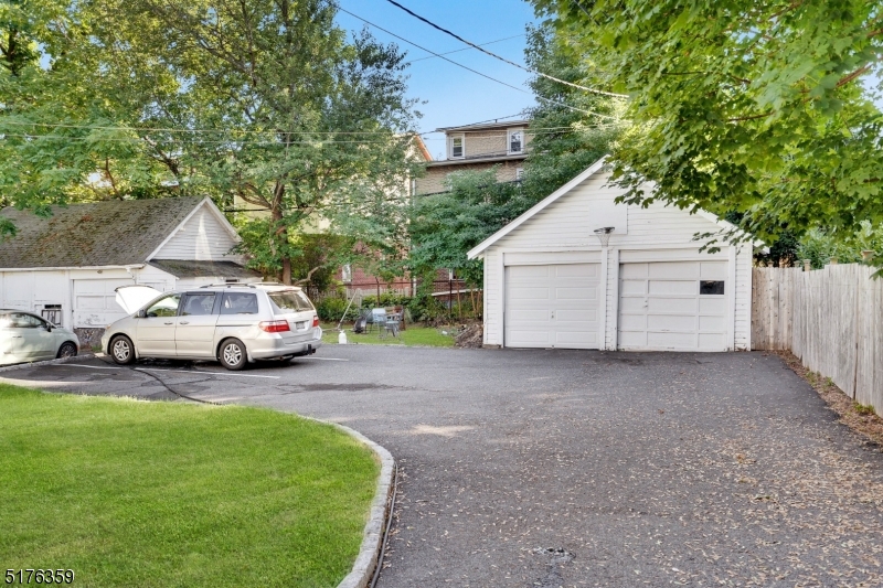 23 Oxford Street Montclair NJ 07042