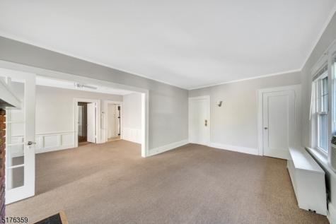 23 Oxford Street Montclair NJ 07042