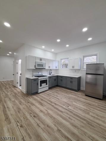 48 N York Street Paterson NJ 07524