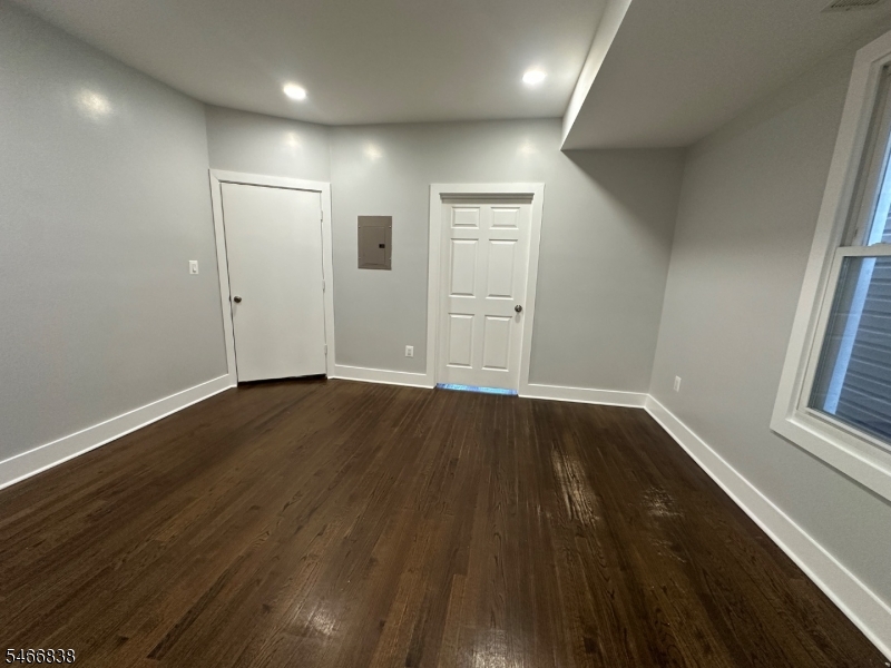 300 N 5th Street Newark NJ 07107