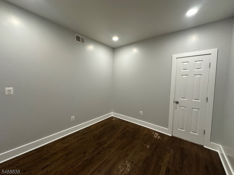 300 N 5th Street Newark NJ 07107