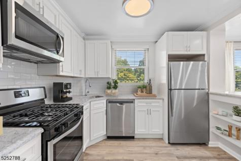 36 Hawthorne Place Montclair NJ 07042