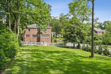 305 Lupine Way Millburn NJ 07078