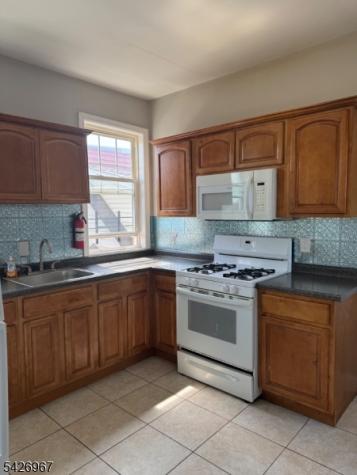 23 Elliott Street Newark NJ 07104