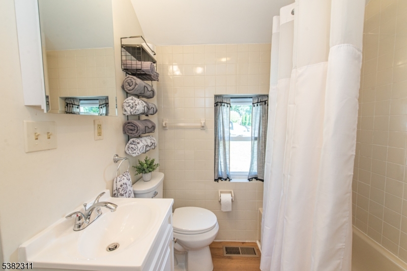 9 Wausau Street Ogdensburg NJ 07439