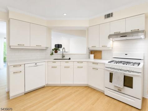 28 Aberdeen Drive Mendham NJ 07945