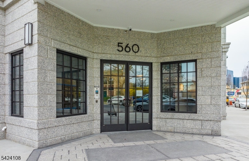 558 Market Street Newark NJ 07105