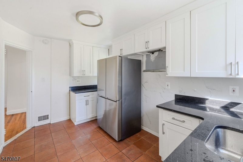 28 Carrelton Drive Paterson NJ 07522
