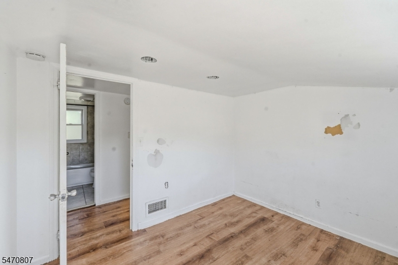 28 Carrelton Drive Paterson NJ 07522