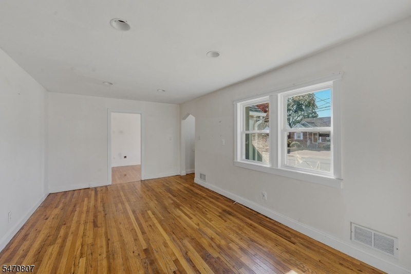 28 Carrelton Drive Paterson NJ 07522