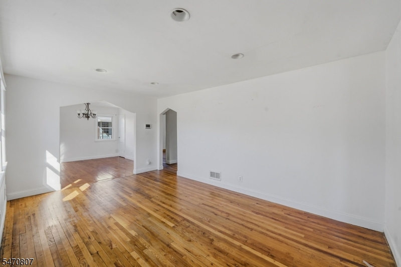 28 Carrelton Drive Paterson NJ 07522
