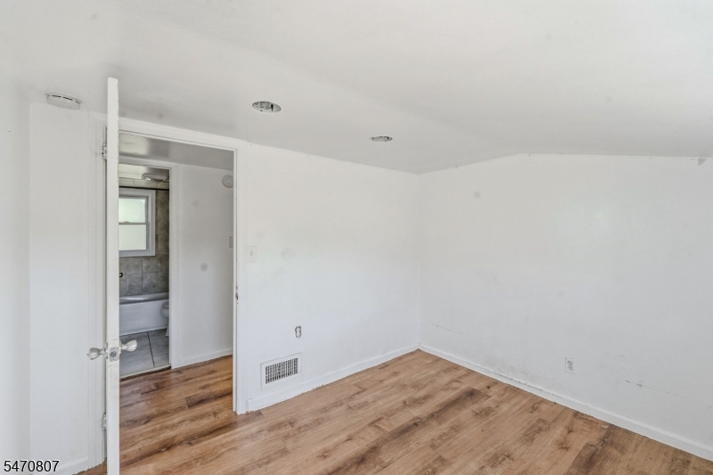 28 Carrelton Drive Paterson NJ 07522