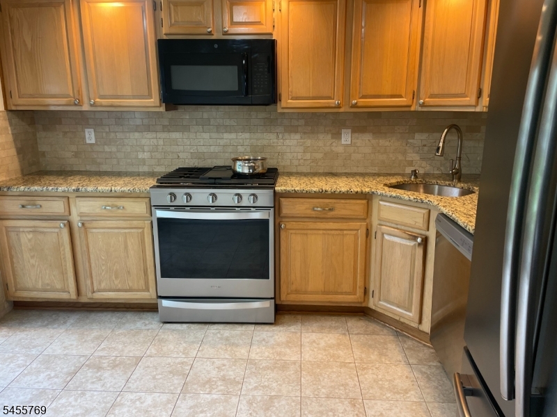 62 Gregory Lane Franklin NJ 08823