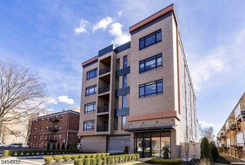 310 W Jersey Street Elizabeth NJ 07202