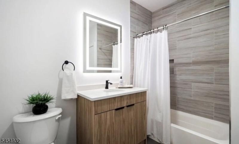 310 W Jersey Street Elizabeth NJ 07202