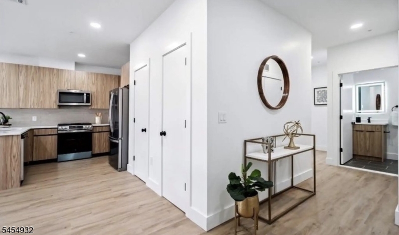 310 W Jersey Street Elizabeth NJ 07202