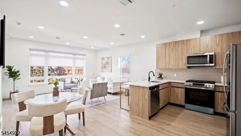 310 W Jersey Street Elizabeth NJ 07202