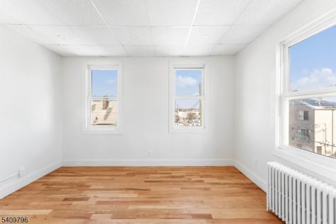521 Bayway Avenue Elizabeth NJ 07202