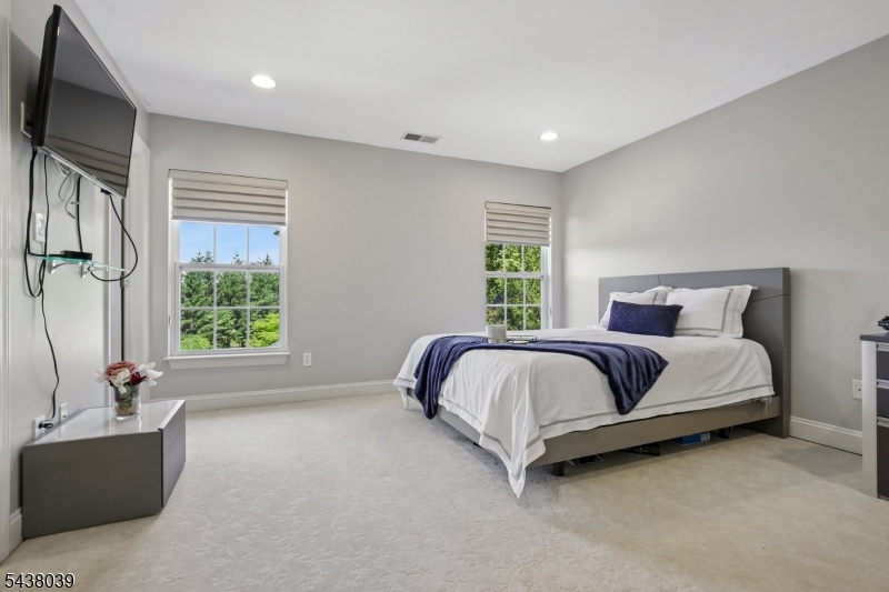 11 Valley Wood Drive Franklin NJ 08873