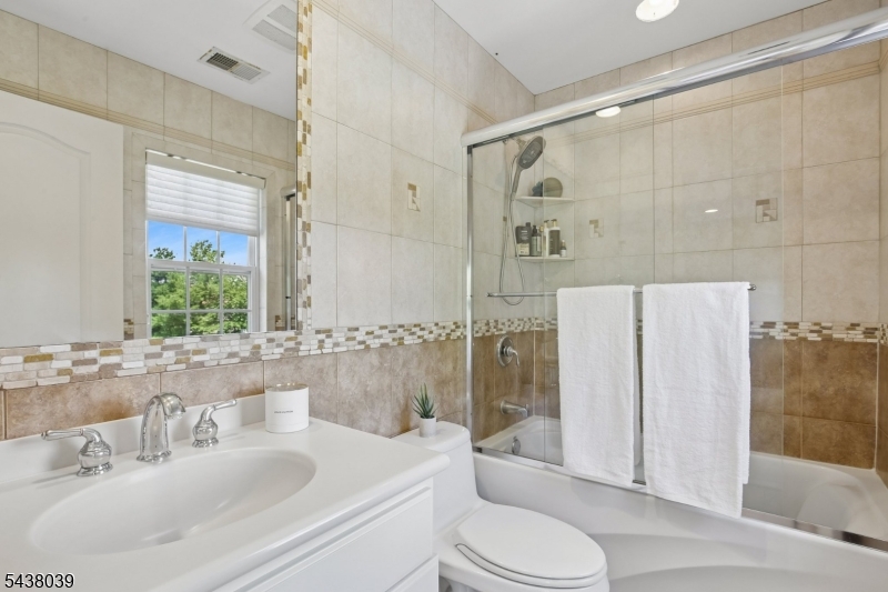 11 Valley Wood Drive Franklin NJ 08873