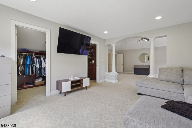 11 Valley Wood Drive Franklin NJ 08873