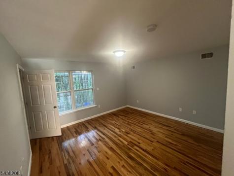 884 S 17th Street Newark NJ 07108