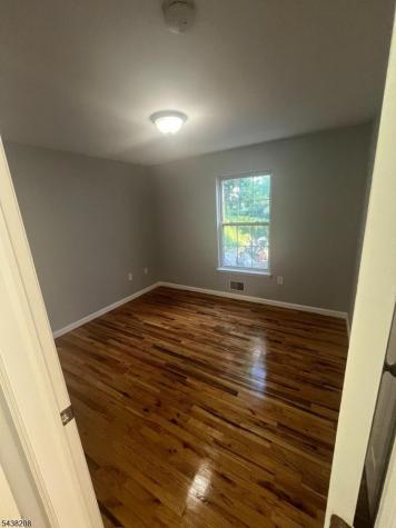 884 S 17th Street Newark NJ 07108
