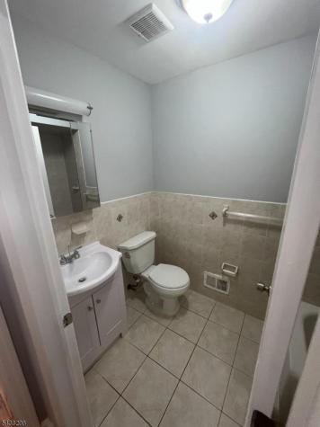 884 S 17th Street Newark NJ 07108