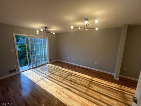884 S 17th Street Newark NJ 07108