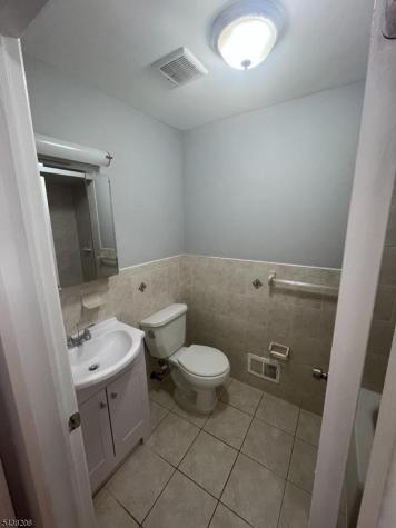 884 S 17th Street Newark NJ 07108