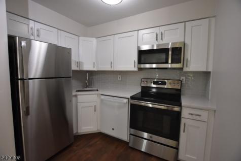 24 Sunrise Drive Hanover NJ 07981