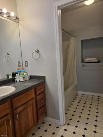 34 Margaret Drive Franklin NJ 08873