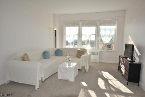 5 Roosevelt Place Montclair NJ 07042