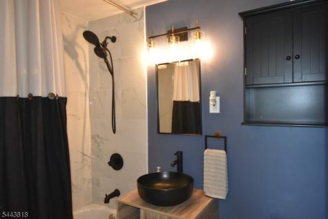 5 Roosevelt Place Montclair NJ 07042