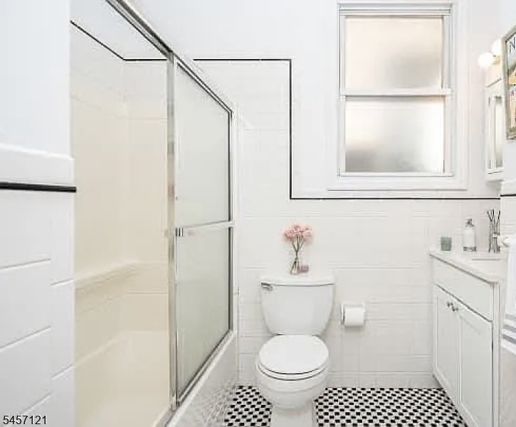 114 Shippen Street Weehawken NJ 07086
