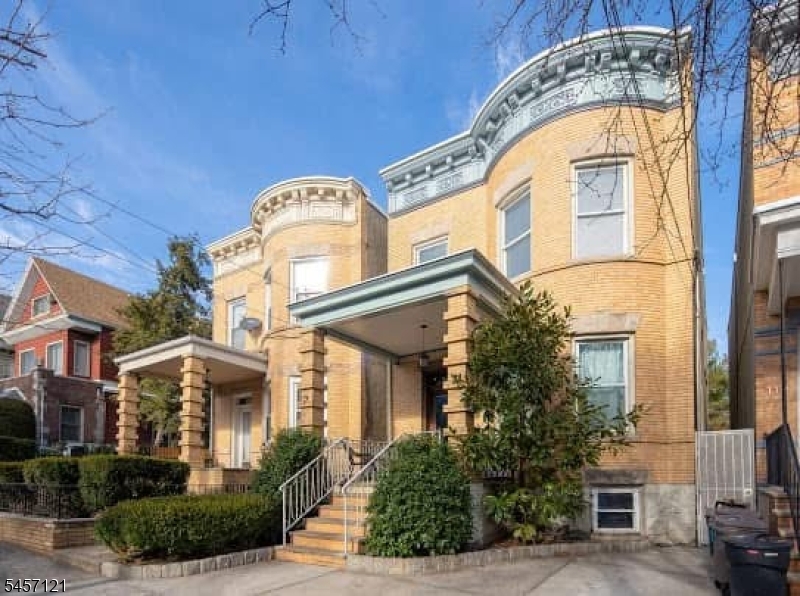 114 Shippen Street Weehawken NJ 07086