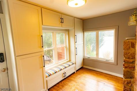 1 Beaver Terrace Jefferson NJ 07885