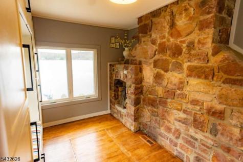 1 Beaver Terrace Jefferson NJ 07885