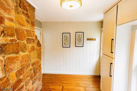 1 Beaver Terrace Jefferson NJ 07885