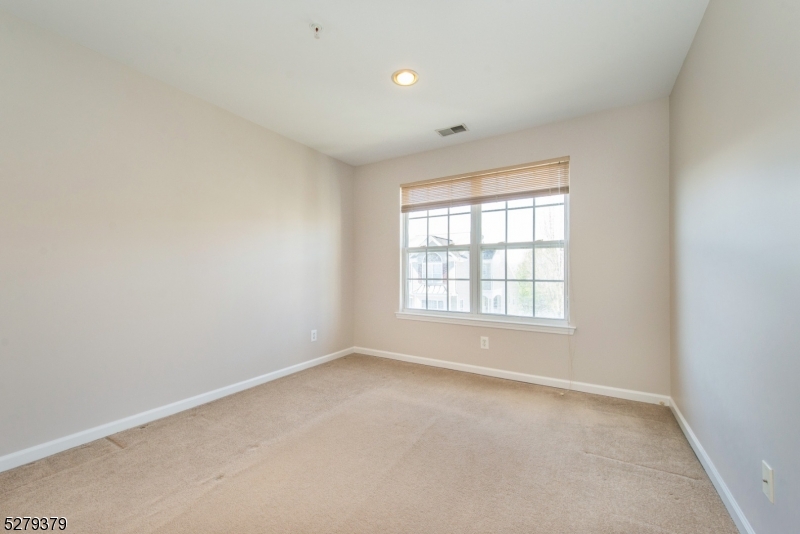 102 Lakeview Court Pompton Lakes NJ 07442