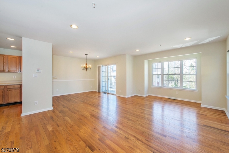 102 Lakeview Court Pompton Lakes NJ 07442