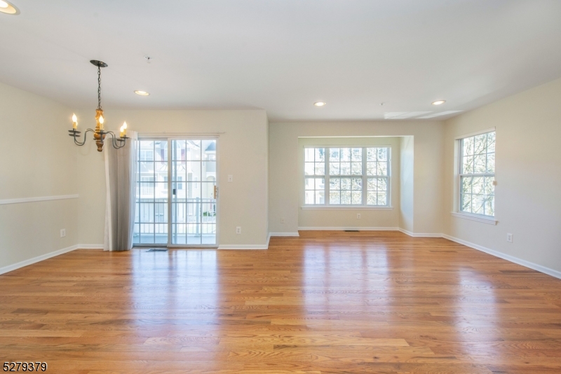 102 Lakeview Court Pompton Lakes NJ 07442