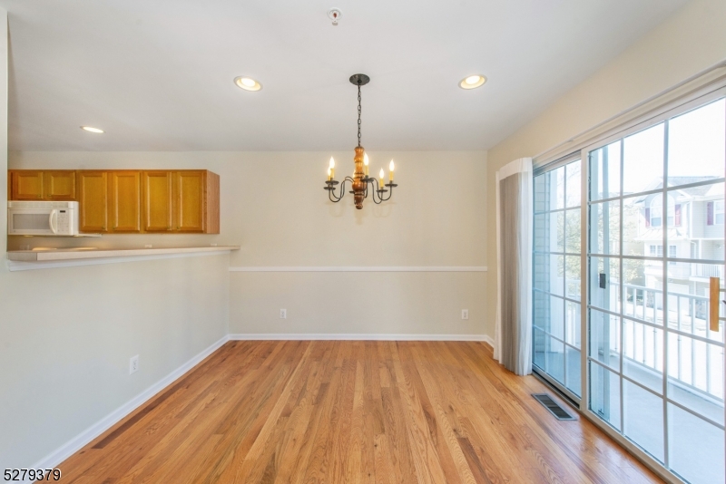 102 Lakeview Court Pompton Lakes NJ 07442