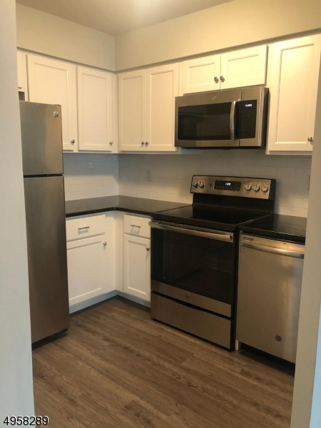 41 Hyde Court Bedminster NJ 07921