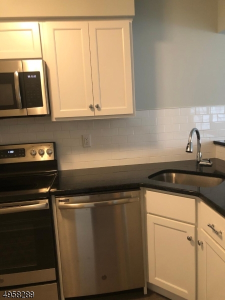 41 Hyde Court Bedminster NJ 07921