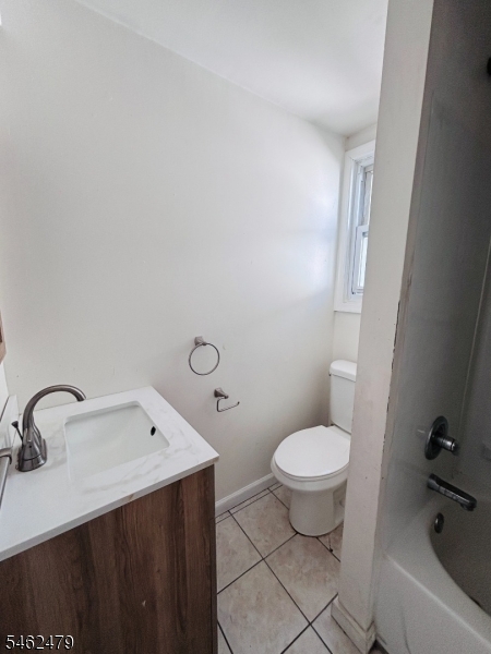 64 Avenue C Lodi NJ 07644