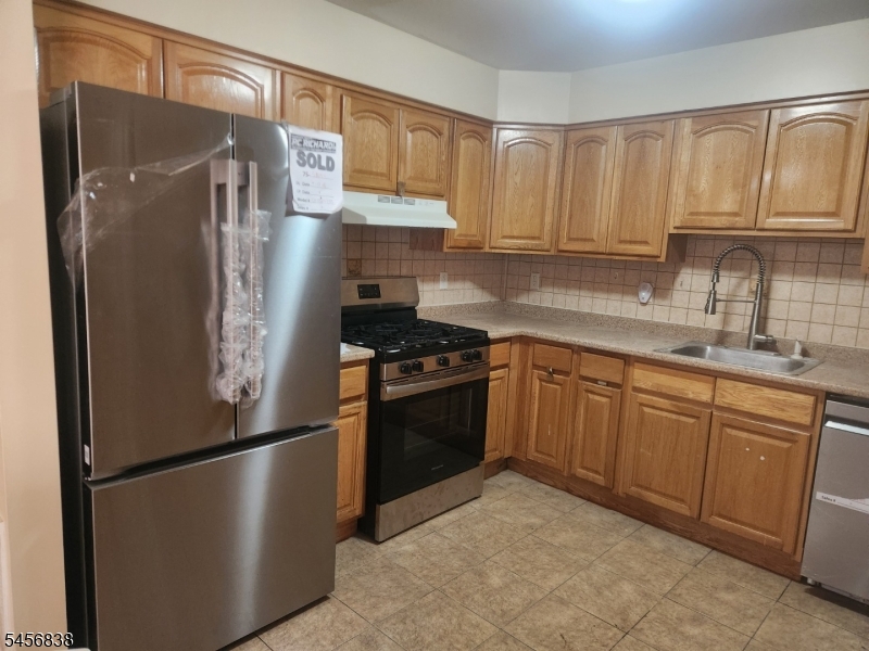 9 Triton Terrace Newark NJ 07104