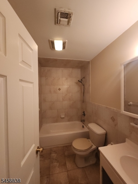9 Triton Terrace Newark NJ 07104