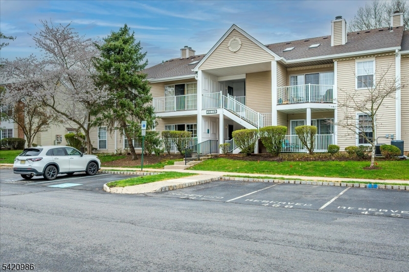 69 Amberly Court Franklin NJ 08823