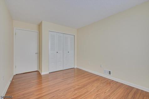 69 Amberly Court Franklin NJ 08823
